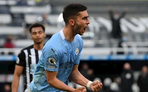 Ferran Torres vượt mặt Lionel Messi với cú hat-trick trước Newcastle