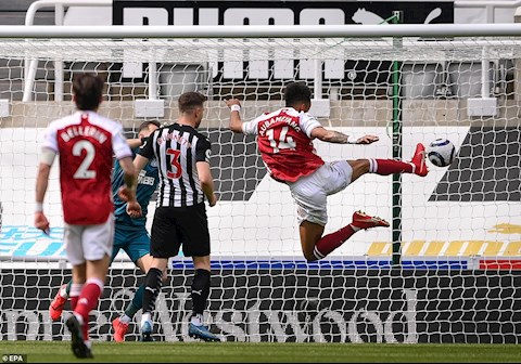 HLV Mikel Arteta nhắc đến Aubameyang sau trận thắng Newcastle