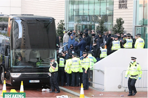 Nóng: CĐV MU nổi loạn, trận đấu với Liverpool có thể bị hoãn