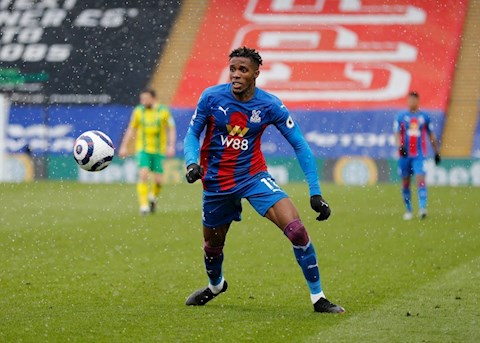 Wilfried Zaha đánh tiếng muốn ra đi, Arsenal vào cuộc
