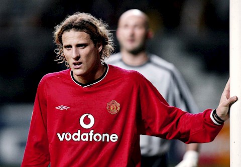 Diego Forlan: Lụn bại ở Man United, hồi sinh tại Villarreal