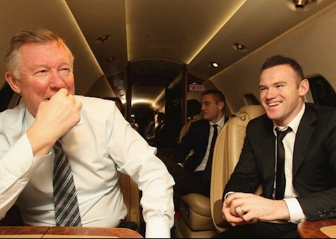 Sau Sir Alex, tới lượt Wayne Rooney tới Ba Lan tiếp sức cho MU
