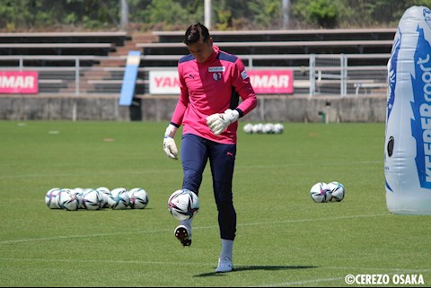 Thủ môn Đặng Văn Lâm nói gì sau khi bị gạch tên khỏi ĐT Việt Nam?