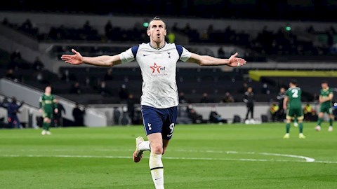 Lập hattrick sau 9 năm, Gareth Bale cười rạng rỡ