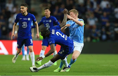 Khiến De Bruyne chấn thương nặng, Rudiger gửi lời xin lỗi