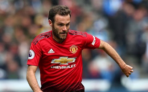 Điểm tin bóng đá tối 5/5: Lazio tính thu nạp thủ lĩnh hết đát của MU