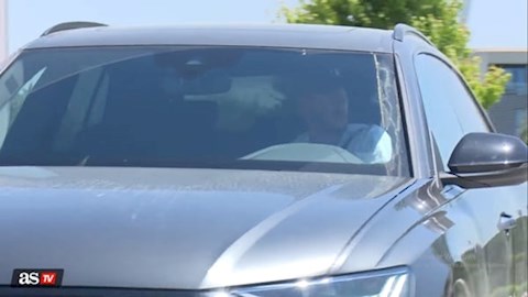 NHM Real Madrid trút giận lên Eden Hazard