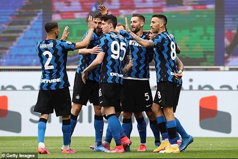 Tân vương Inter Milan mừng Scudetto bằng màn đại thắng