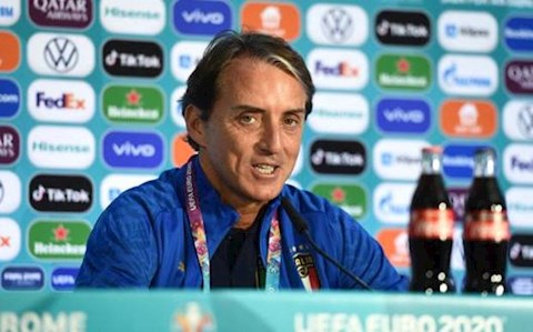 Mancini không đánh giá cao tuyển Anh