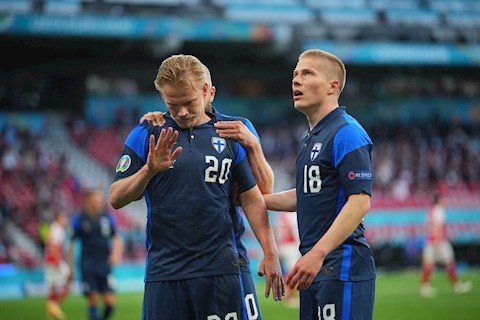 Hành động cực đẹp của cầu thủ Phần Lan với Christian Eriksen