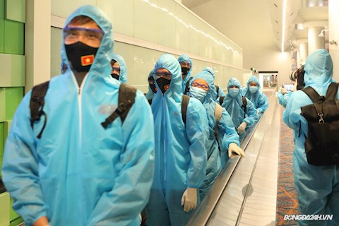 Chuyên cơ chở ĐT Việt Nam thay đổi lộ trình khi trở về từ UAE