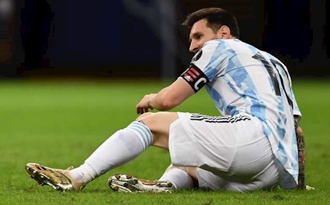 HLV Scaloni thừa nhận Messi mệt mỏi nhưng vẫn phải ra sân gánh Argentina