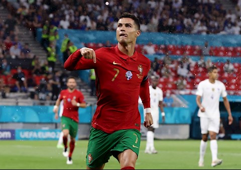 Cristiano Ronaldo lần đầu tiên giành ngôi Vua phá lưới ở cấp đội tuyển