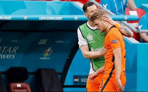 Điểm nhấn Hà Lan 0-2 Séc: De Ligt một tay làm tan cả cơn lốc