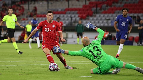 Chelsea chính thức chia tay hai thủ môn