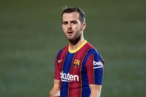 Miralem Pjanic rời Barca nhưng không tới Chelsea