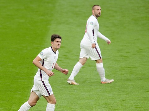 Michael Owen hết lời khen ngợi Luke Shaw và Harry Maguire