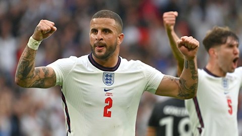 Kyle Walker có thể bắt chết Kylian Mbappe
