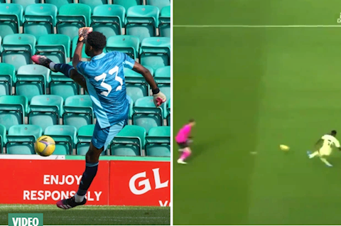 VIDEO: Pha bỏ lỡ không thể tin được của sao Arsenal