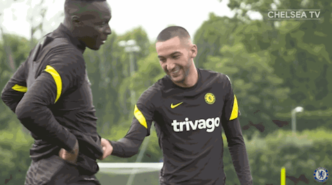 Vừa hội ngộ Hakim Ziyech đã chọc giận Edouard Mendy