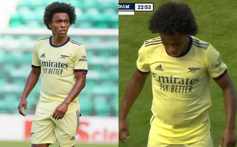 Sốc với hình ảnh bụng bầu của sao Arsenal