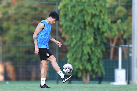 Đoàn Văn Hậu vẫn phải tập riêng ở Hà Nội FC