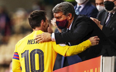 Messi ở lại, Barcelona vẫn còn nhiều việc phải làm