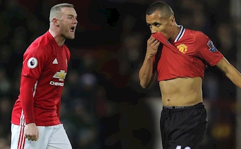 Wayne Rooney cưu mang đồng đội cũ ở MU