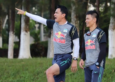 V-League tạm nghỉ, HLV Kiatisuk xin trở về Thái Lan