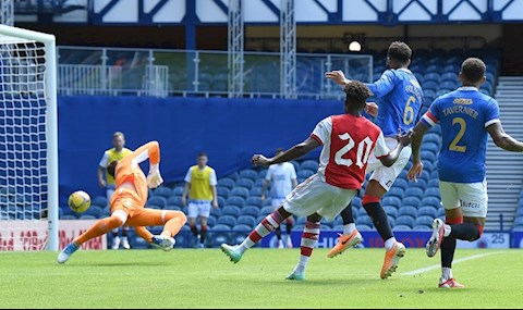 VIDEO Arsenal 2-2 Rangers: Pháo thủ vẫn chưa thể thắng trên đất Scotland