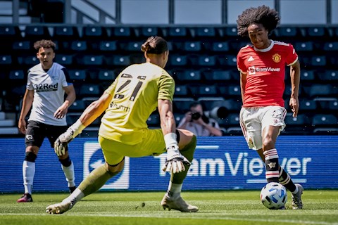 Video MU vs Derby County: Tahith Chong vs Pellistri toả sáng