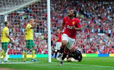 Cậu bé vàng của MU tàn sự nghiệp vì McDonald’s