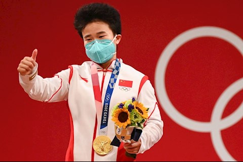 CHOÁNG: Nữ VĐV giành HCV, phá luôn 3 kỷ lục Olympic