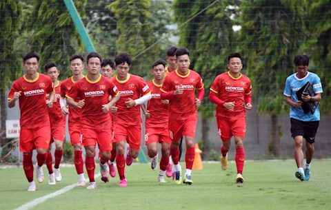 Danh sách tập trung ĐT U22 Việt Nam: Tiền vệ Nguyễn Hữu Thắng được gọi trở lại