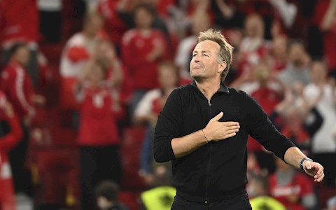 Kasper Hjulmand và hành trình đi tìm những mặt đất rung chuyển