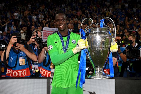 Thủ môn Chelsea nhận danh hiệu cao quý