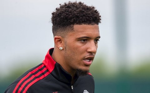 Jadon Sancho gặp vấn đề sức khỏe