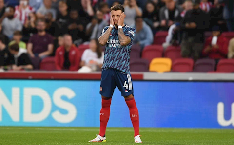 Điểm yếu của Ben White lộ rõ ở trận thua Brentford