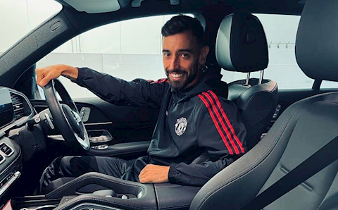 Bruno Fernandes tag nhầm vợ