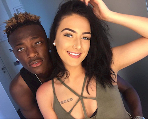Chiêm ngưỡng vẻ đẹp nóng bỏng của bạn gái Tammy Abraham