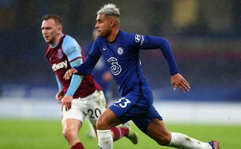 Nhà vô địch Euro rời Chelsea đến Lyon