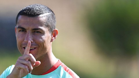TIẾT LỘ:  Ronaldo không hề có ý định gia nhập Man City