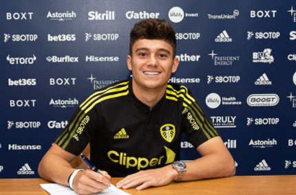 Daniel James rạng rỡ trong ngày ra mắt Leeds United