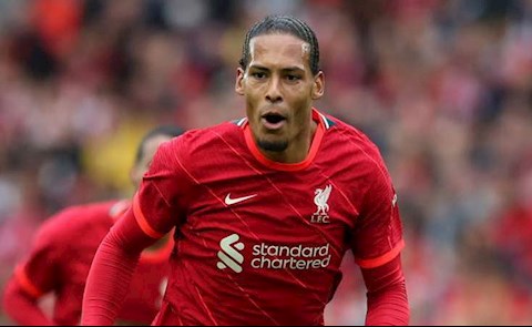 “Hồi sinh” thần tốc, Van Dijk được huyền thoại Liverpool ca tụng