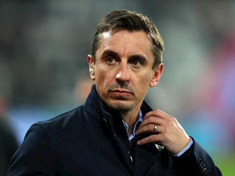 Sau Rooney đến lượt Gary Neville từ chối theo dõi màn ra mắt của Ronaldo