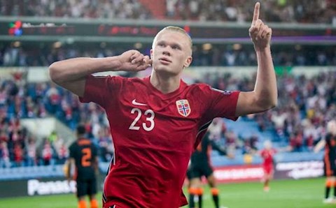 Erling Haaland bị chê không đẳng cấp vì chuyện đổi áo