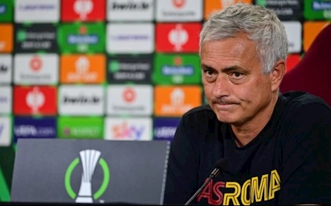 Roma thắng đậm ở cúp C3, Mourinho vẫn không hài lòng
