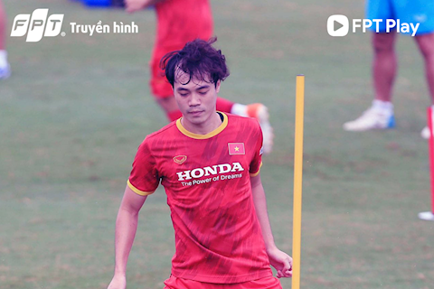 Làm mới hàng công, HLV Park Hang-Seo sẽ chọn Văn Toàn hay Văn Đức?