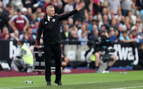 HLV Solskjaer lo ngại bị MU sa thải