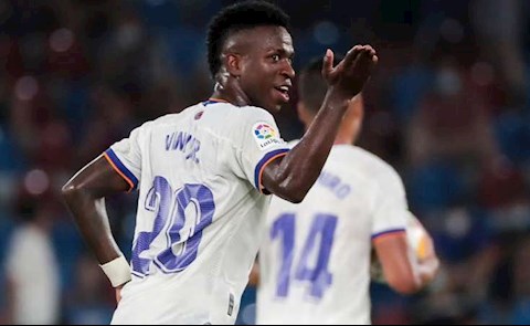 Vinicius được thầy ủng hộ giành bóng vàng